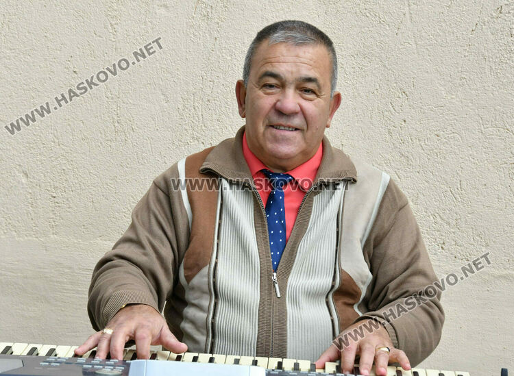 Неделно хоро № 400 на мегдана в Орлово