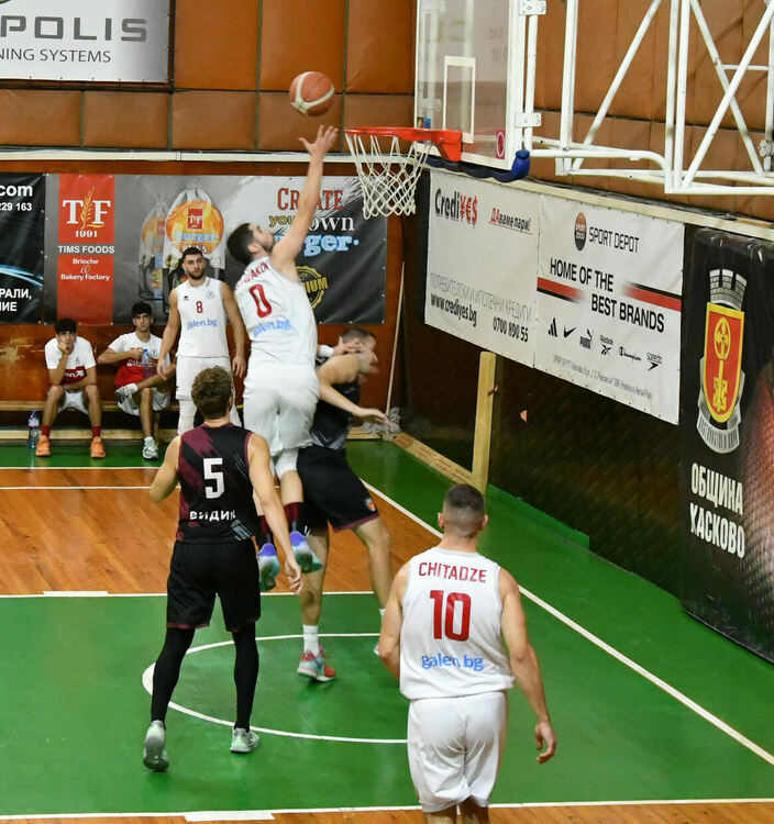 Баскетболният „Хасково“ победи лидера в първенството и взе реванш 