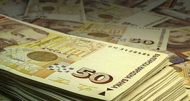 Планират да отрежат една заплата при пенсионирането