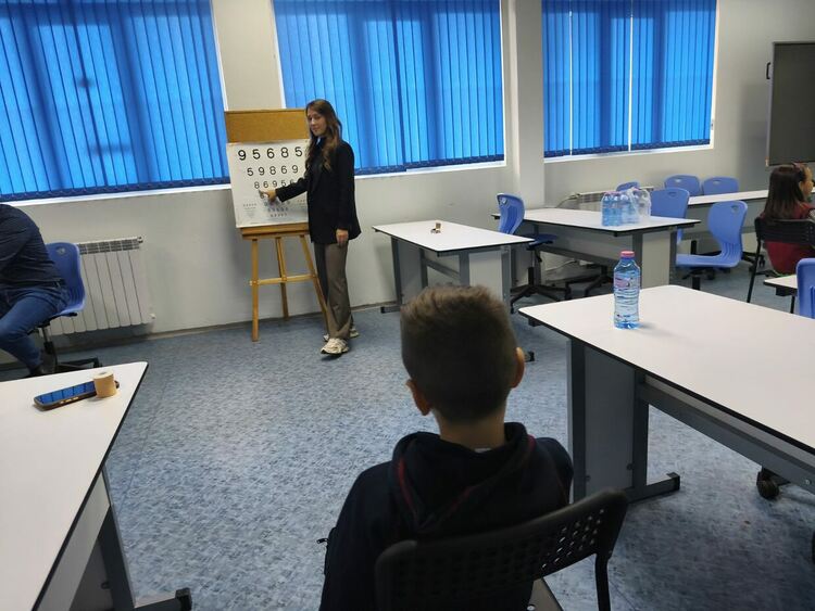 Повече от 1000 деца в ранна училищна възраст преминаха през безплатни офталмологични прегледи в Перник