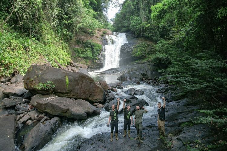 Неизследваната Амазония с Аш Дайкс и декемврийска златна треска по VIASAT EXPLORE
