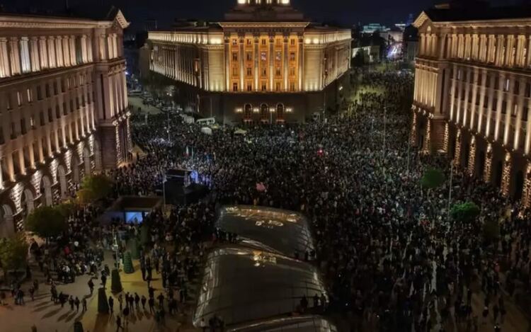 Протестите обхващат големите градове на страната
