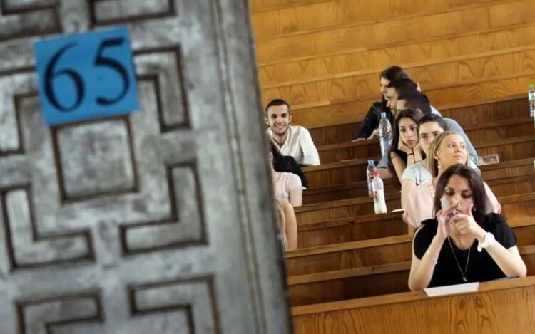 Качеството в университетите започва от напълване на полупразните аудитории.