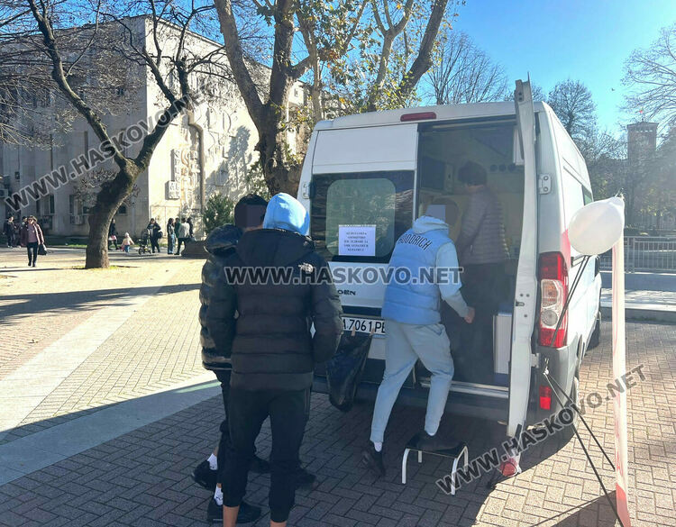 15 се изследваха безплатно и анонимно за СПИН в Хасково 