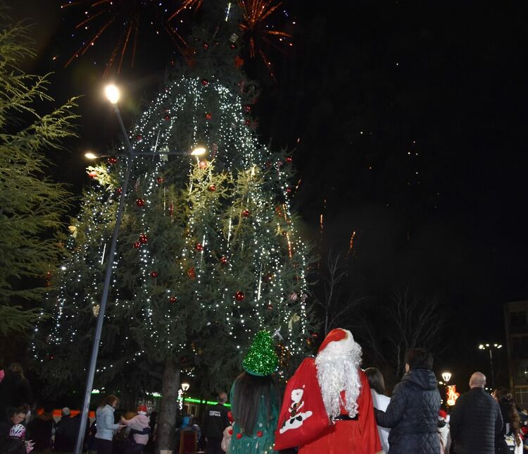 Дядо Коледа и Снежанка пристигнаха с мотори в Харманли