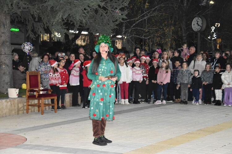 Дядо Коледа и Снежанка пристигнаха с мотори в Харманли