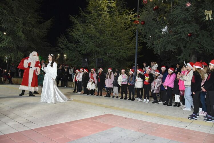 Дядо Коледа и Снежанка пристигнаха с мотори в Харманли