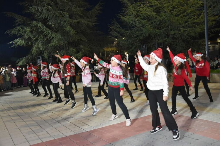 Дядо Коледа и Снежанка пристигнаха с мотори в Харманли