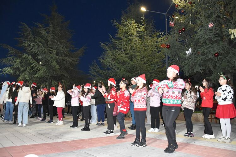 Дядо Коледа и Снежанка пристигнаха с мотори в Харманли