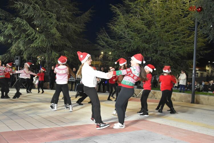 Дядо Коледа и Снежанка пристигнаха с мотори в Харманли