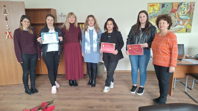 РИОСВ-Хасково награди победителите в конкурса за новогодишно пожелание с екологична тематика