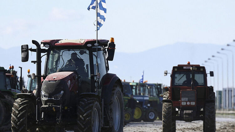 Гръцките фермери се насочват към границата с България