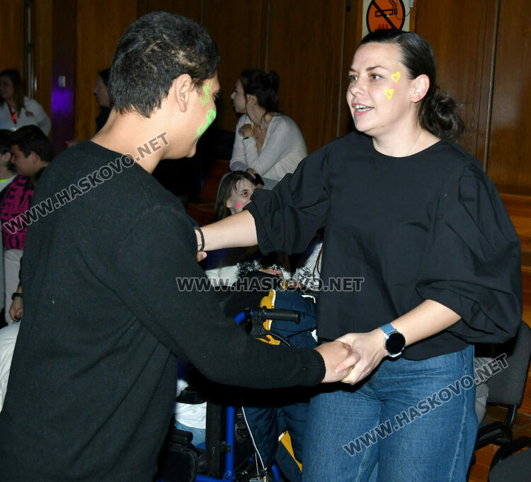 С парти изненада за децата и концерт за възрастни отбелязват 3 декември – Международен ден на хората с увреждания 