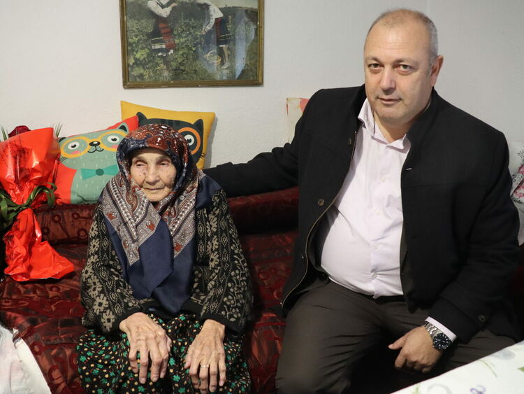 Кметът на Ардино поздрави най-възрастната жителка на общината за 101-ия ѝ рожден ден