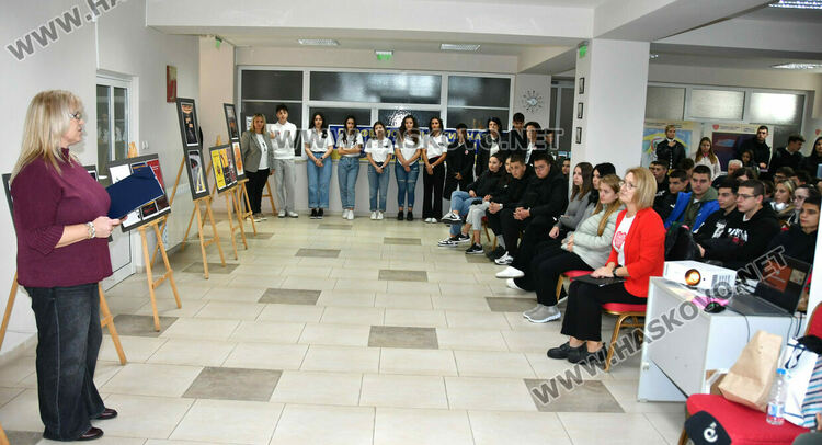 Учениците от ПГТ  се запознаха с първата помощ, безопасността на движение и превенцията на ПТП 