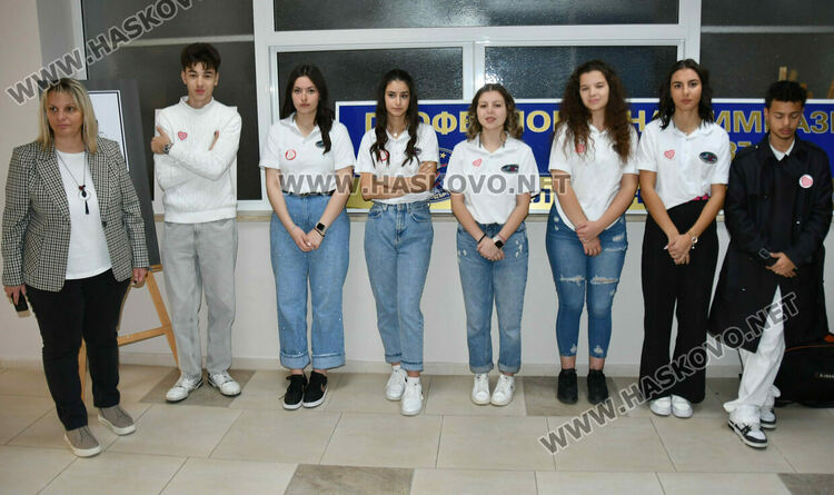 Учениците от ПГТ  се запознаха с първата помощ, безопасността на движение и превенцията на ПТП 