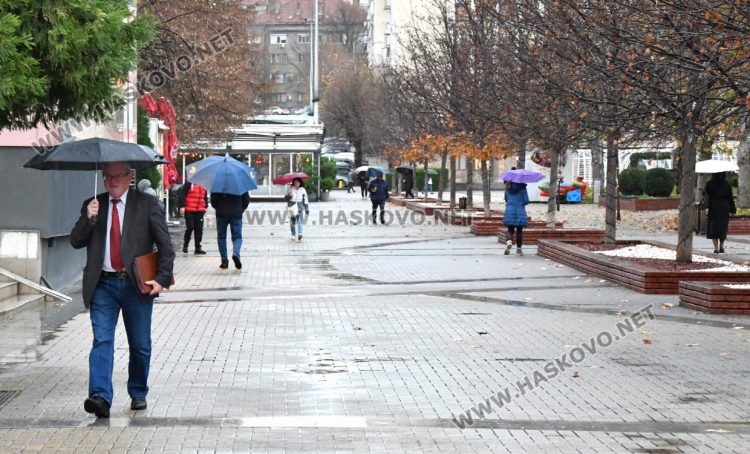 Дъждовно време в събота