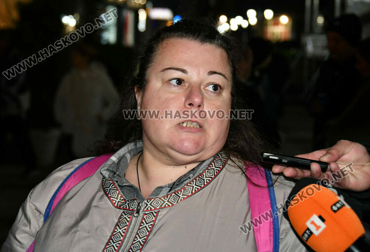 Стотици изпълниха площад „Свобода“ в Хасково на антиправителствен протест