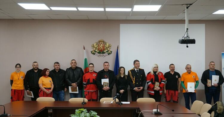 Отличиха доброволци от областта