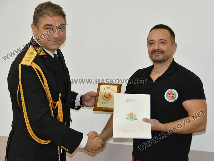 Наградиха доброволците, взели участие в потушаване на пожарите