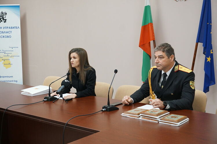 Отличиха доброволци от областта