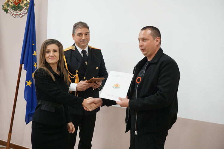 Отличиха доброволци от областта