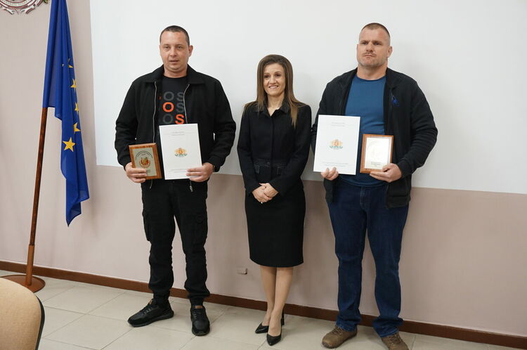 Отличиха доброволци от областта