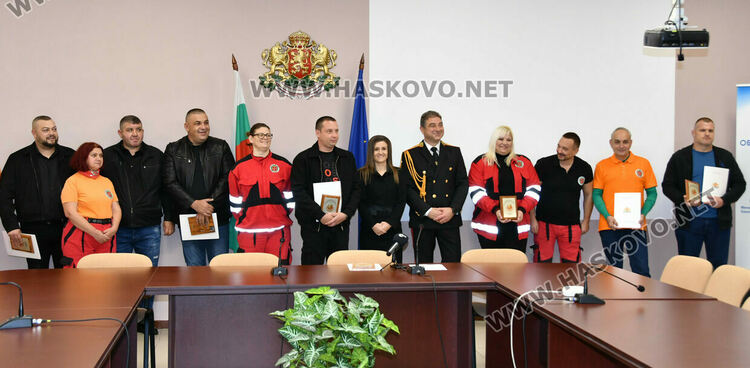 Наградиха доброволците, взели участие в потушаване на пожарите