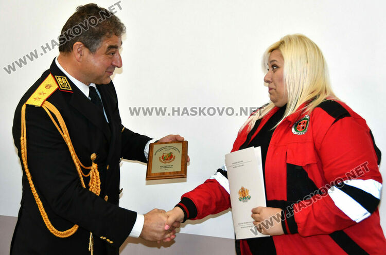 Наградиха доброволците, взели участие в потушаване на пожарите