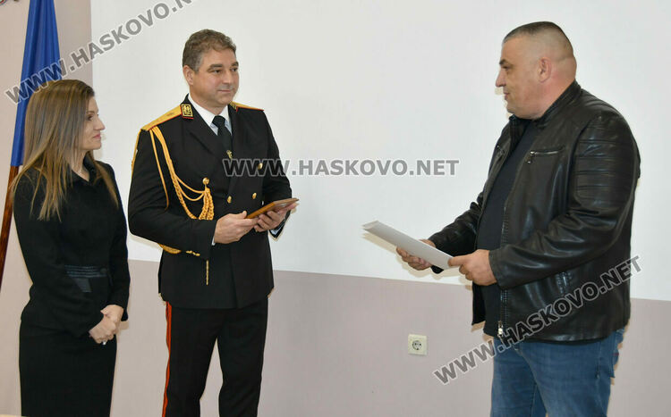 Наградиха доброволците, взели участие в потушаване на пожарите