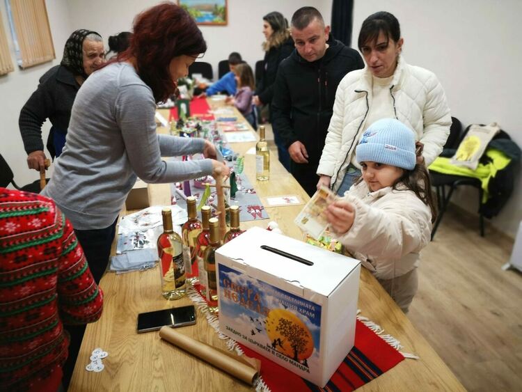 В с. Мандра стартираха кампания за ремонт на църквата „Света Неделя“