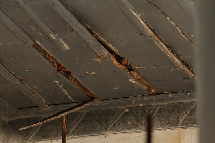 В с. Мандра стартираха кампания за ремонт на църквата „Света Неделя“