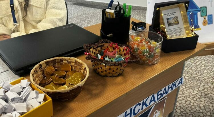 Ученици от „Банково дело“ във ФСГ с визия за модерни финансови институции