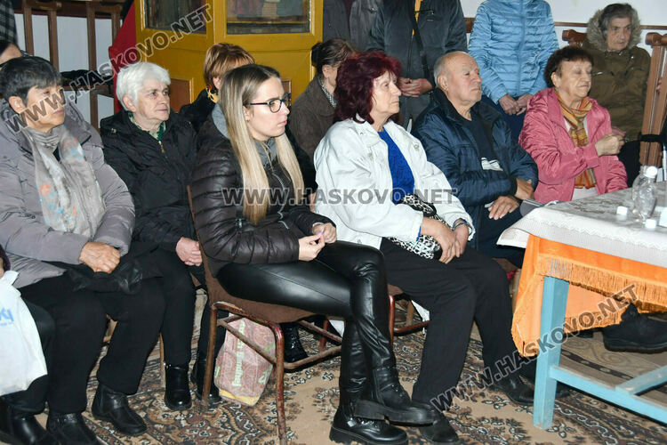 Тържествена литургия и рибен курбан на Никулден в църквата в Тракиец