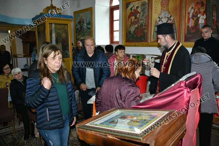 Тържествена литургия и рибен курбан на Никулден в църквата в Тракиец