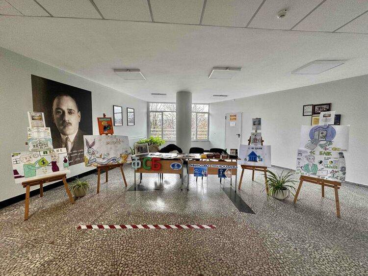 Ученици от „Банково дело“ във ФСГ с визия за модерни финансови институции