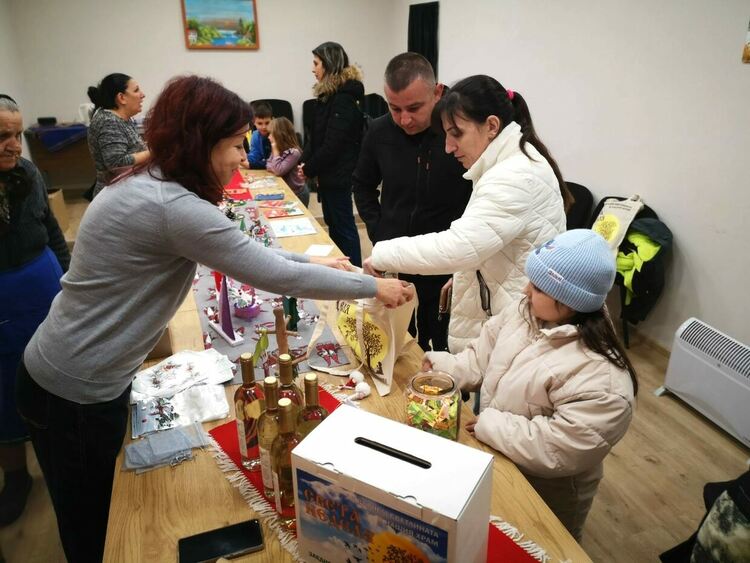 В с. Мандра стартираха кампания за ремонт на църквата „Света Неделя“