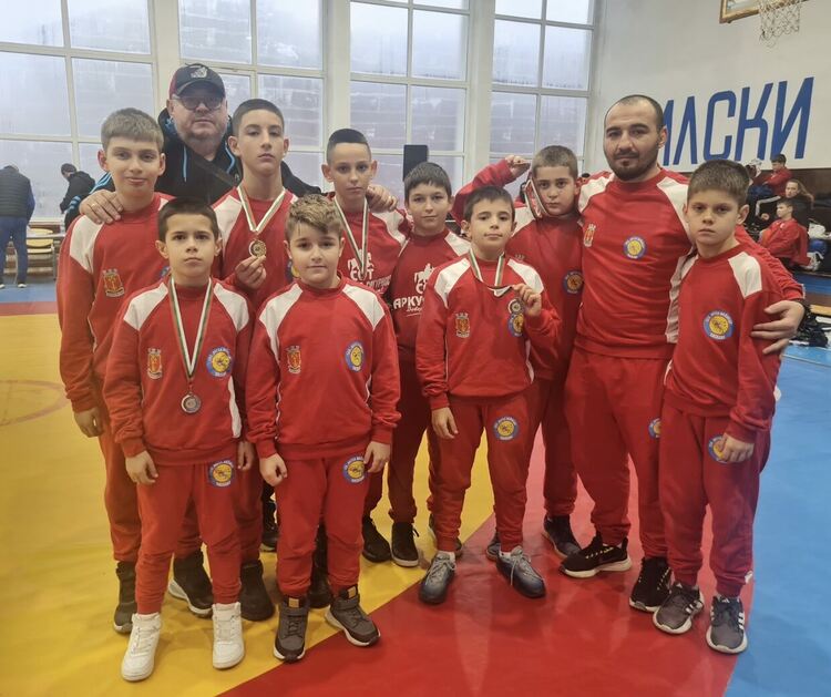 Две титли и още три медала за хасковските борци на Купа “Самоков”