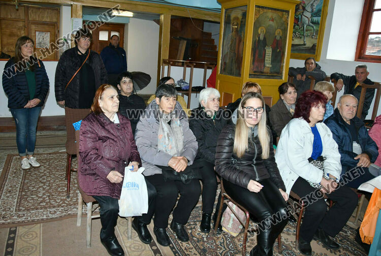 Тържествена литургия и рибен курбан на Никулден в църквата в Тракиец