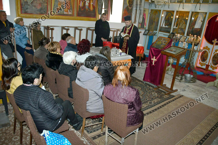 Тържествена литургия и рибен курбан на Никулден в църквата в Тракиец