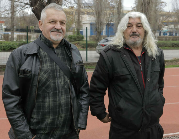 Футболни ветерани се забавляваха на стадион „Младост“