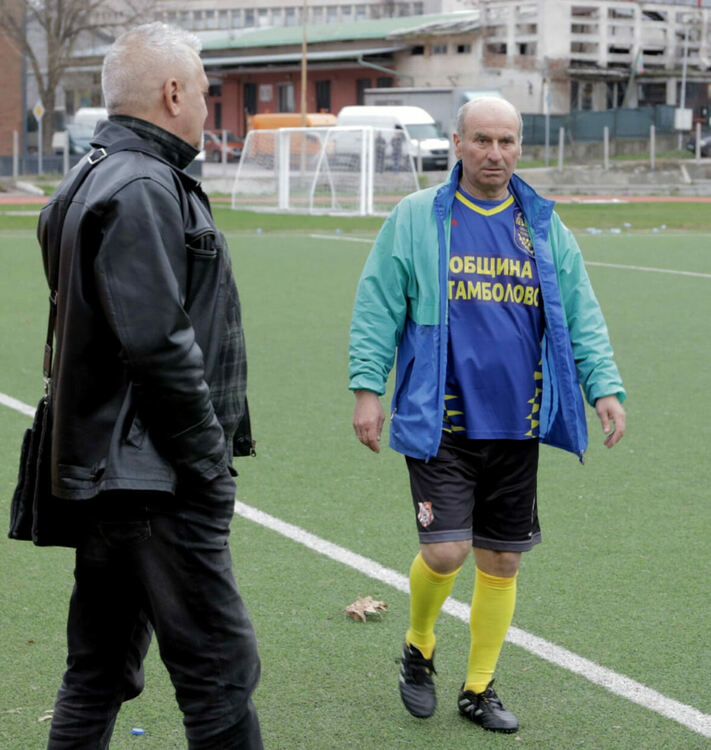 Футболни ветерани се забавляваха на стадион „Младост“