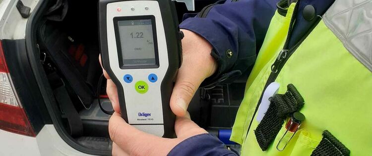 Петима обилно почерпени водачи осъмнаха в ареста 