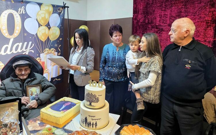 Петър Генев от село Избеглии отпразнува своя 100-годишен юбилей 