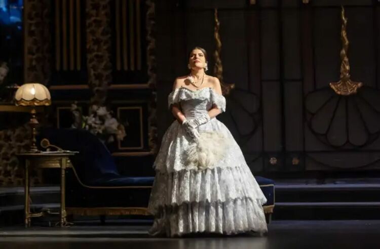 Коледа с вечната „Травиата“