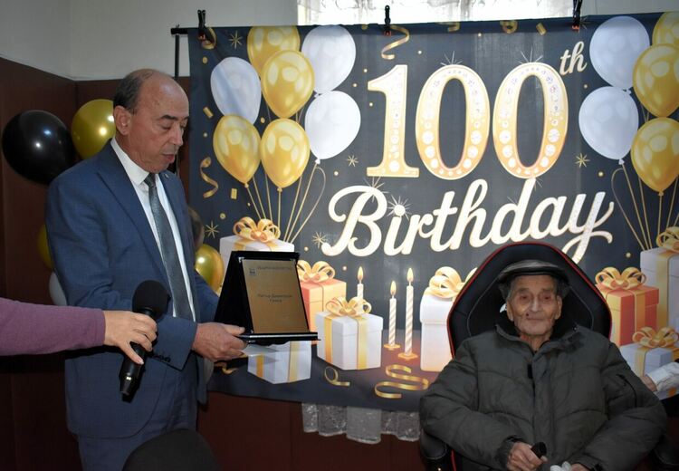 Петър Генев от село Избеглии отпразнува своя 100-годишен юбилей 