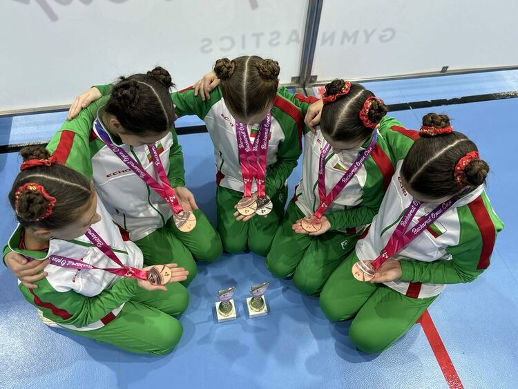 15 медала за „Виолена“ от турнир по аеробика в Румъния  