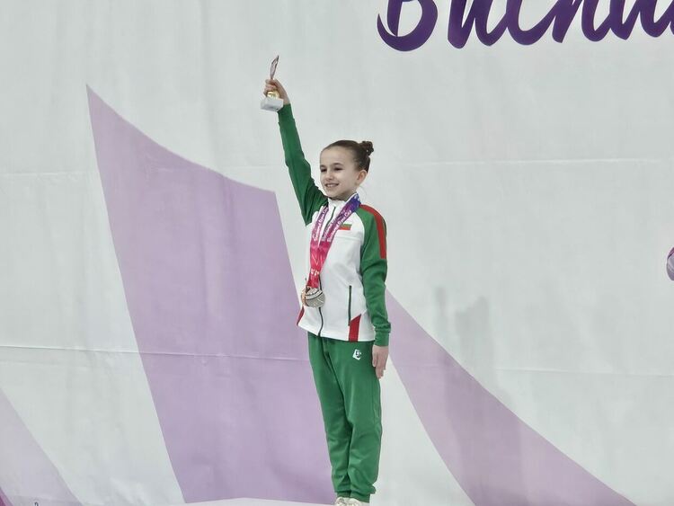 15 медала за „Виолена“ от турнир по аеробика в Румъния  