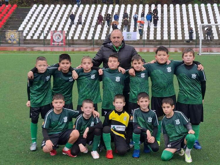 Малките футболисти на „Родопа“ Смолян с достойно представяне на турнир в Хасково