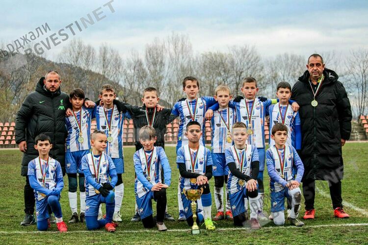 Сребро от Хисаря на LEADER CUP 2025 за децата на Футболна академия "Арда 1924"